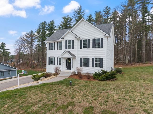 22 Rolling Woods Drive, Hudson, NH 03051
