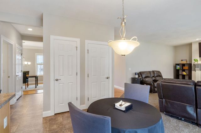 22 Rolling Woods Drive, Hudson, NH 03051