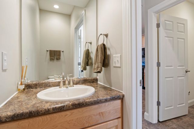 22 Rolling Woods Drive, Hudson, NH 03051