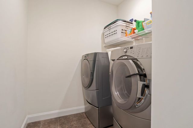 22 Rolling Woods Drive, Hudson, NH 03051