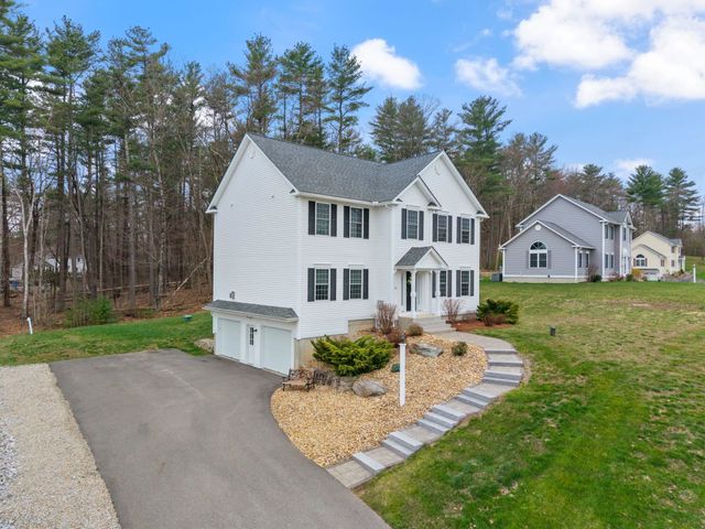 22 Rolling Woods Drive, Hudson, NH 03051