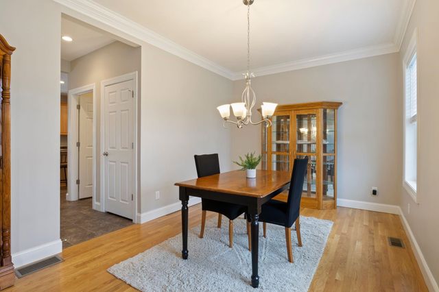 22 Rolling Woods Drive, Hudson, NH 03051