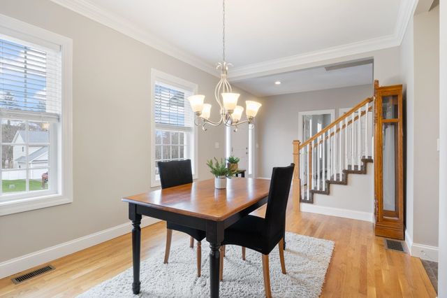 22 Rolling Woods Drive, Hudson, NH 03051