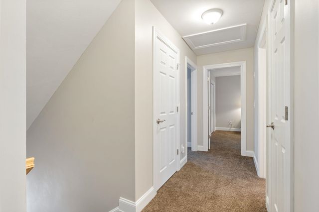 22 Rolling Woods Drive, Hudson, NH 03051