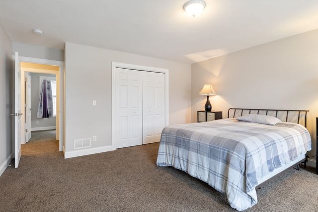 22 Rolling Woods Drive, Hudson, NH 03051