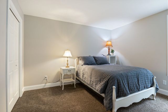 22 Rolling Woods Drive, Hudson, NH 03051