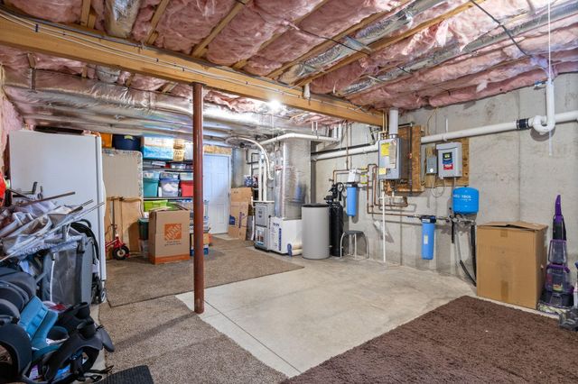 22 Rolling Woods Drive, Hudson, NH 03051