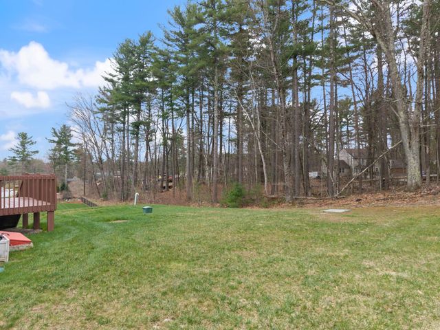 22 Rolling Woods Drive, Hudson, NH 03051