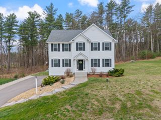 22 Rolling Woods Drive, Hudson, NH 03051