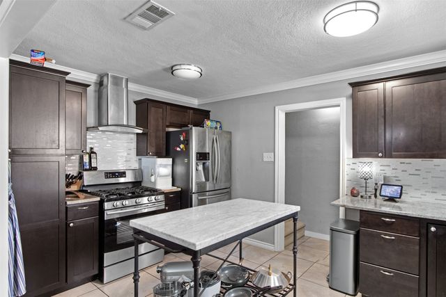 2021 Elmwood Boulevard, Dallas, TX 75224
