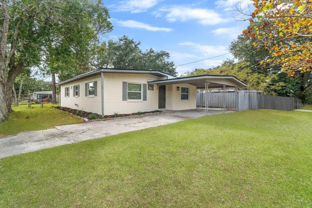 Image 2 of property listing at 3202 KATHLEEN DRIVE, Orlando, FL 32810