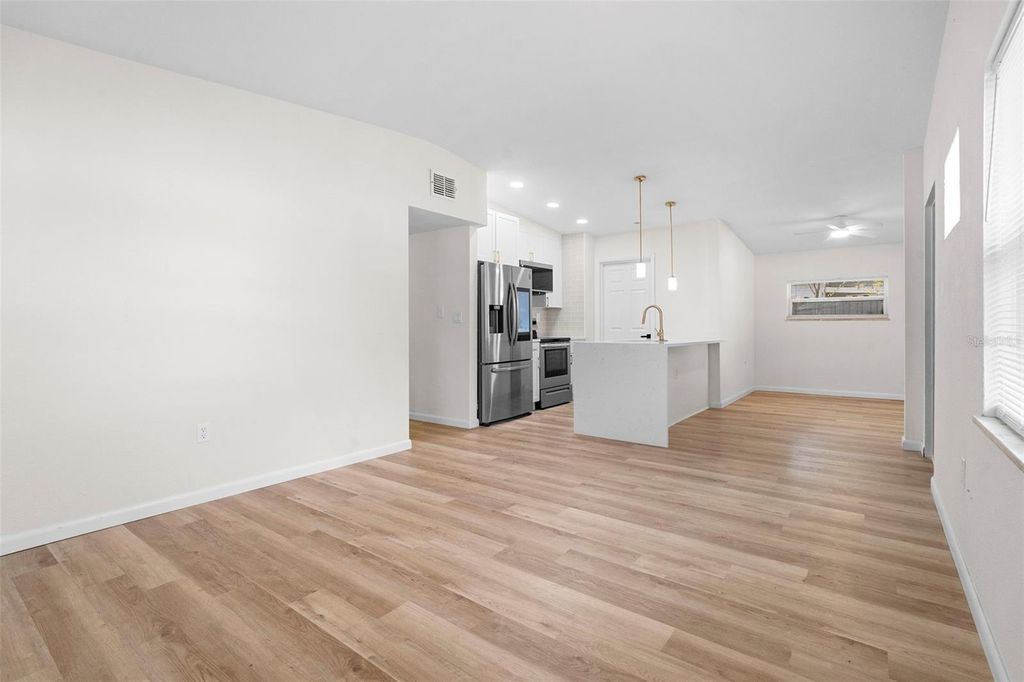 Image 20 of property listing at 3202 KATHLEEN DRIVE, Orlando, FL 32810