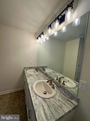 78 TANSBORO, Berlin, NJ 08009
