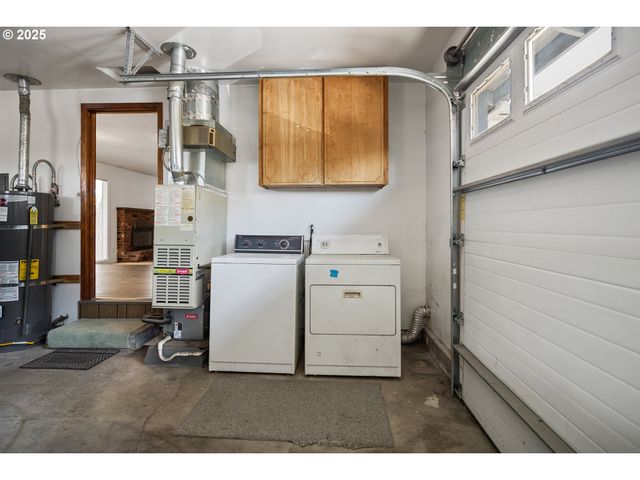 11613 PACIFIC Ct Ne, Woodburn, OR 97071