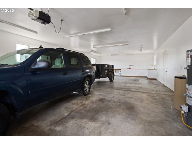 11613 PACIFIC Ct Ne, Woodburn, OR 97071