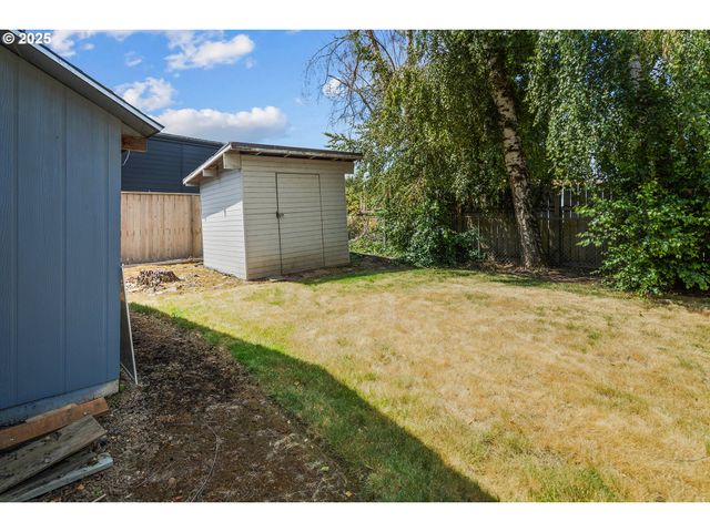 11613 PACIFIC Ct Ne, Woodburn, OR 97071