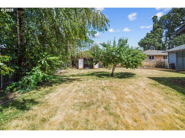 11613 PACIFIC Ct Ne, Woodburn, OR 97071