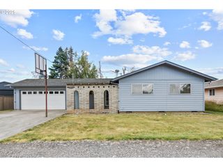 11613 PACIFIC Ct Ne, Woodburn, OR 97071