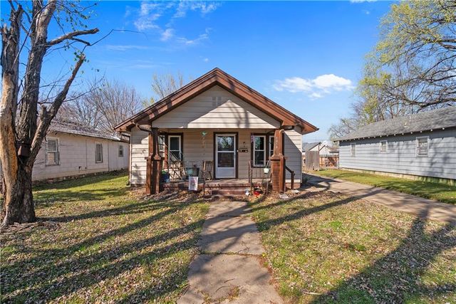 1010 W 3rd Street, Coffeyville, KS 67337