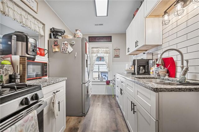 1010 W 3rd Street, Coffeyville, KS 67337