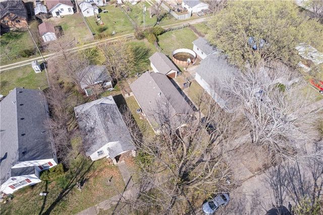 1010 W 3rd Street, Coffeyville, KS 67337