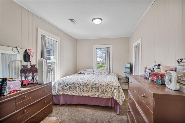 1010 W 3rd Street, Coffeyville, KS 67337