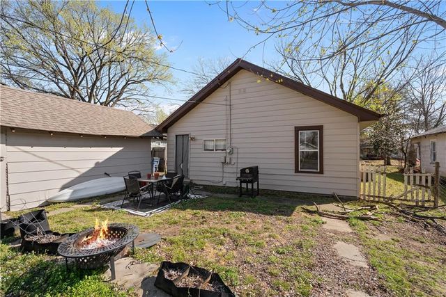 1010 W 3rd Street, Coffeyville, KS 67337