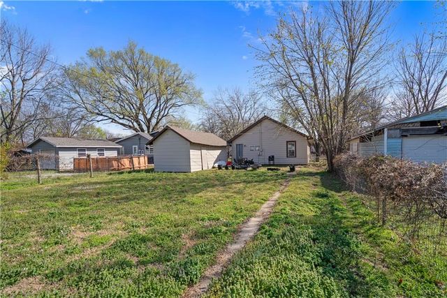1010 W 3rd Street, Coffeyville, KS 67337