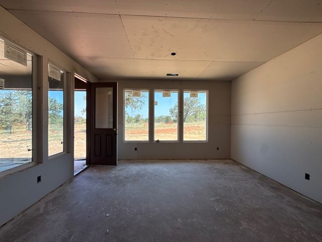205 Oak Grove Way, Springtown, TX 76082