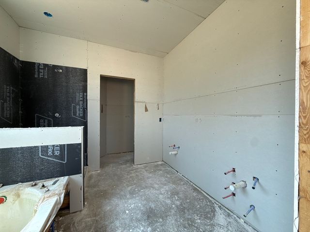 205 Oak Grove Way, Springtown, TX 76082