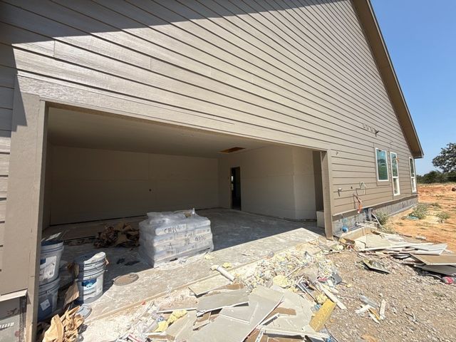 205 Oak Grove Way, Springtown, TX 76082