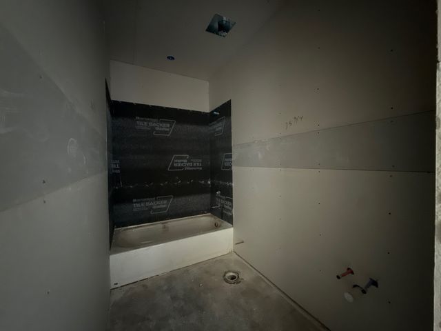 205 Oak Grove Way, Springtown, TX 76082