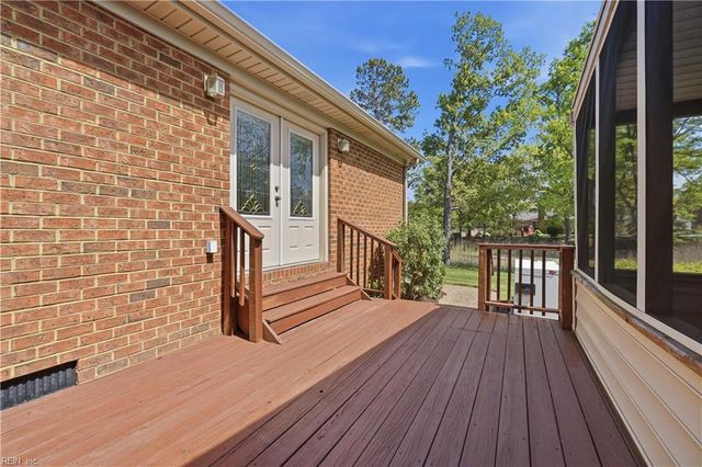3707 Sandpiper LN, Chesapeake, VA 23325