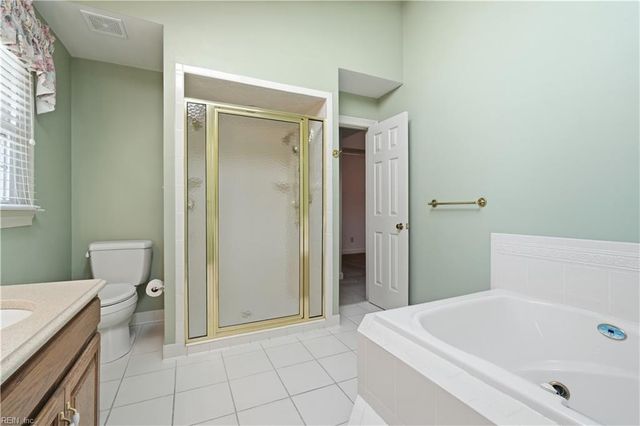 3707 Sandpiper LN, Chesapeake, VA 23325