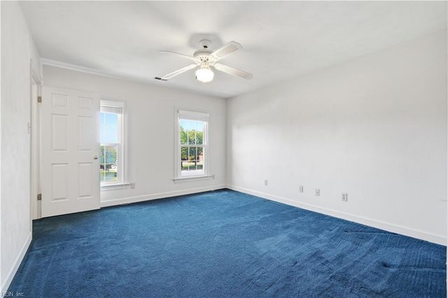 3707 Sandpiper LN, Chesapeake, VA 23325