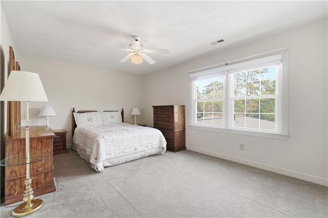 3707 Sandpiper LN, Chesapeake, VA 23325