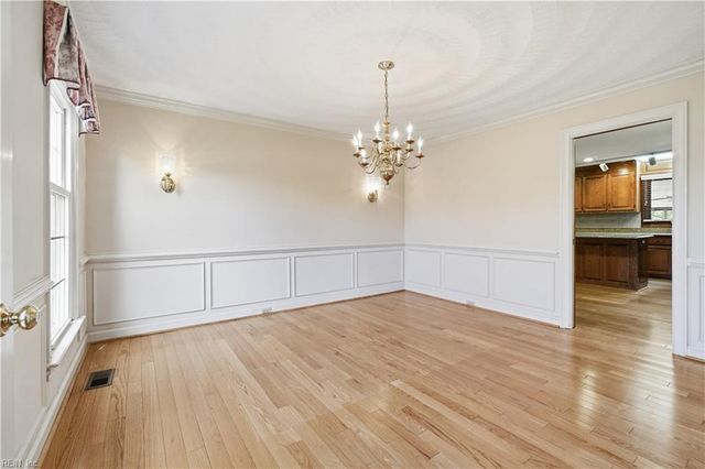 3707 Sandpiper LN, Chesapeake, VA 23325