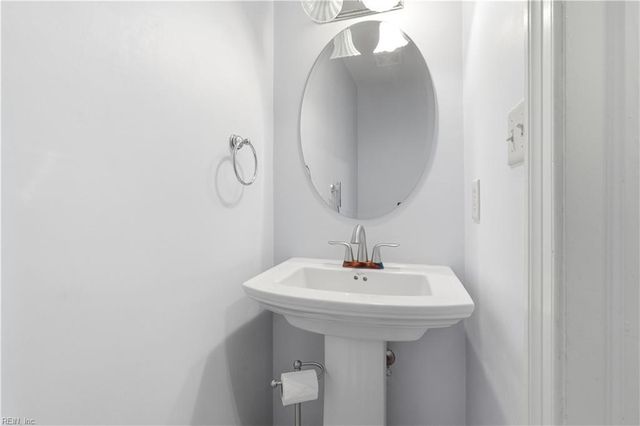 3707 Sandpiper LN, Chesapeake, VA 23325