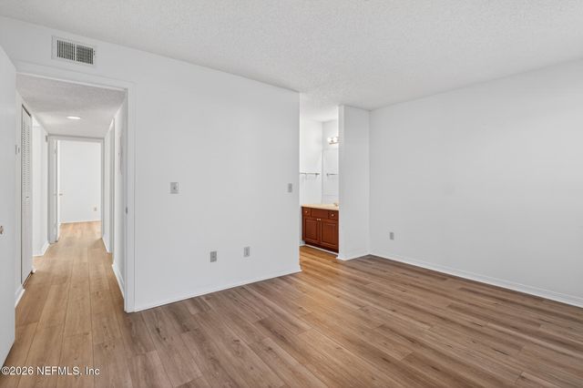 10200 BELLE RIVE Boulevard 105, Jacksonville, FL 32256