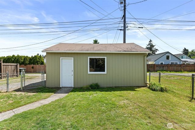 5907 Yakima Avenue, Tacoma, WA 98408