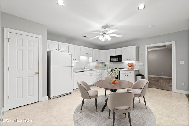 8503 Applegate Village Dr, Louisville, KY 40219