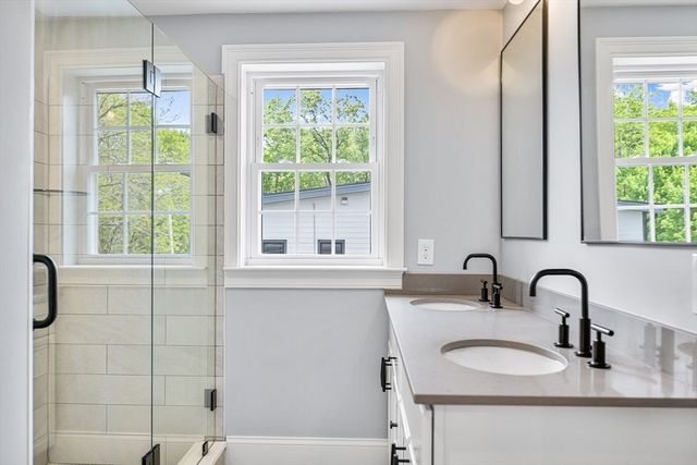 10 Edith St 10, Arlington, MA 02474