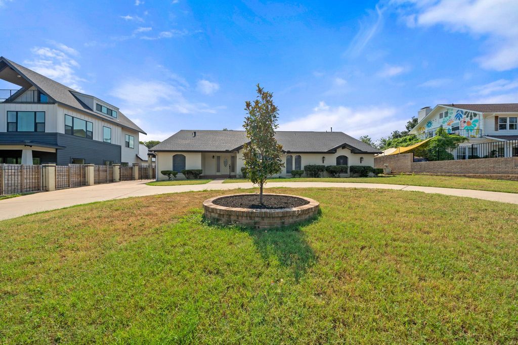1813 Parker LN, Austin, TX 78741