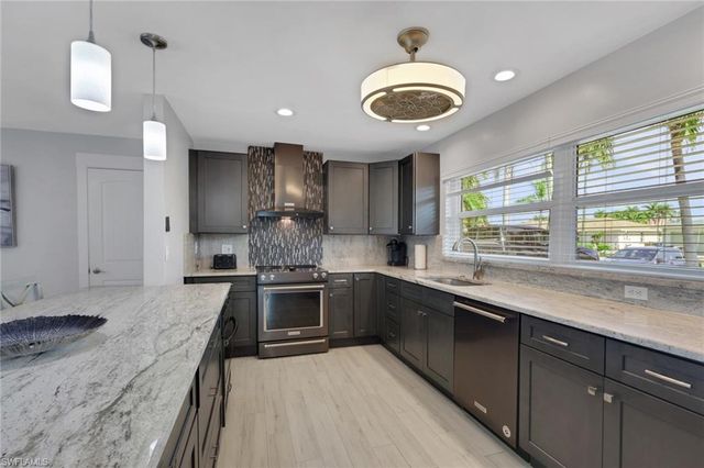 5356 Delano CT, Cape Coral, FL 33904