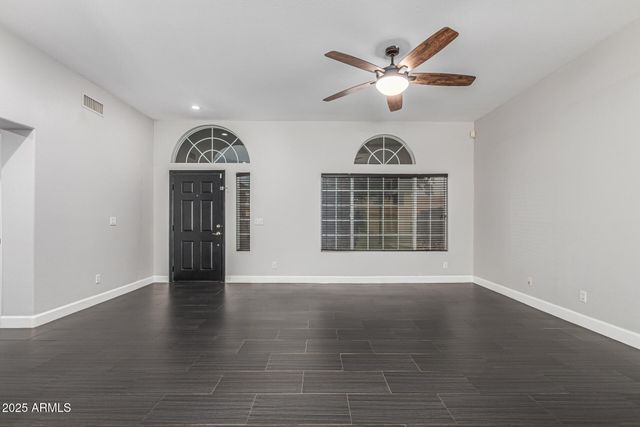 3160 S LAGUNA Drive, Chandler, AZ 85248