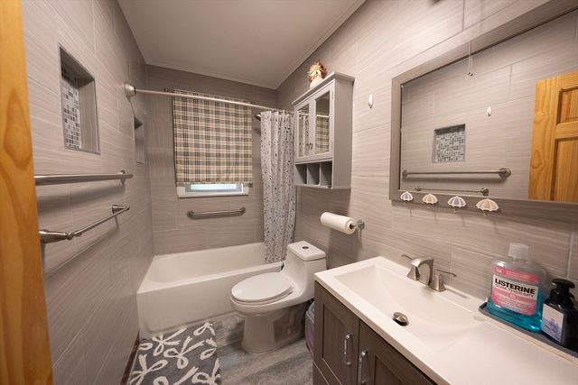 162 Glendale Rd, Quincy, MA 02169
