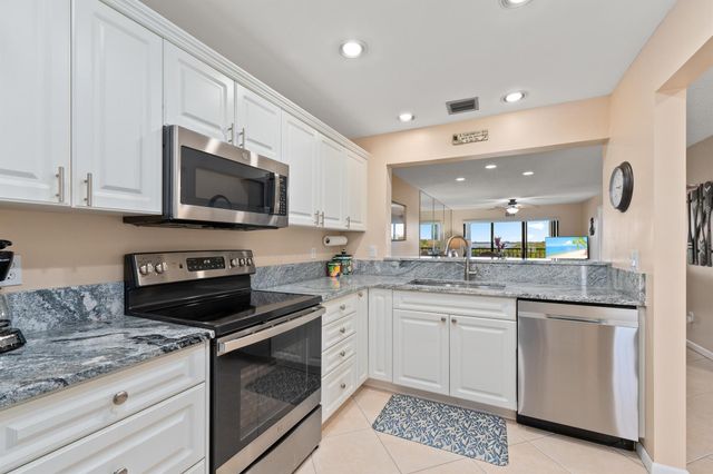 5155 N Highway A1a Highway N 314, Hutchinson Island, FL 34949