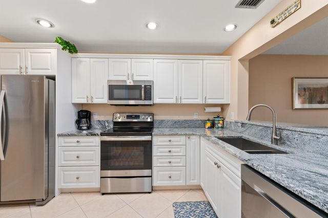 5155 N Highway A1a Highway N 314, Hutchinson Island, FL 34949