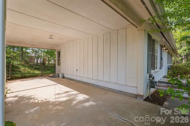 68 Imperial Court, Asheville, NC 28803