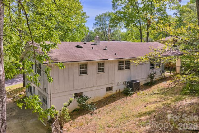 68 Imperial Court, Asheville, NC 28803